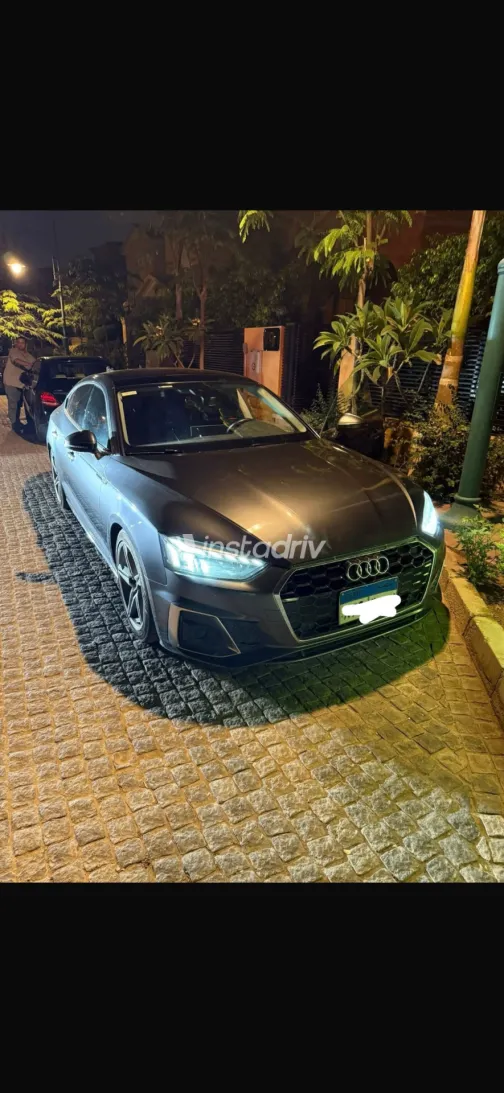 اودي A5 2022 رمادي مستعملة للبيع - 5