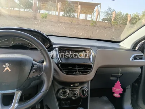 Peugeot 2008 2016 Silver Used for Sale - 5