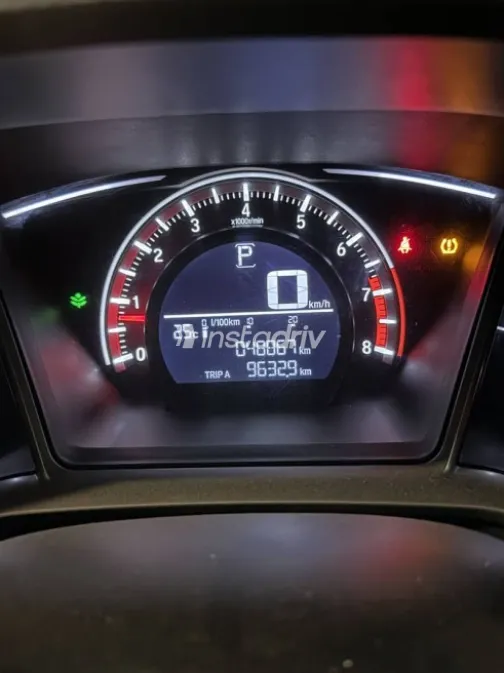 Honda Civic 2018 Gray Used for Sale - 2