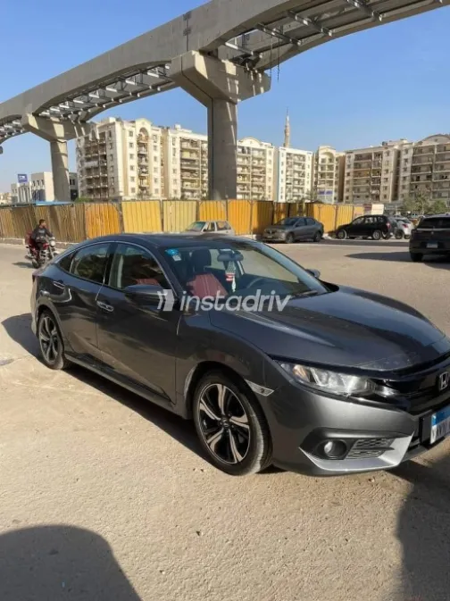 Honda Civic 2018 Gray Used for Sale - 4