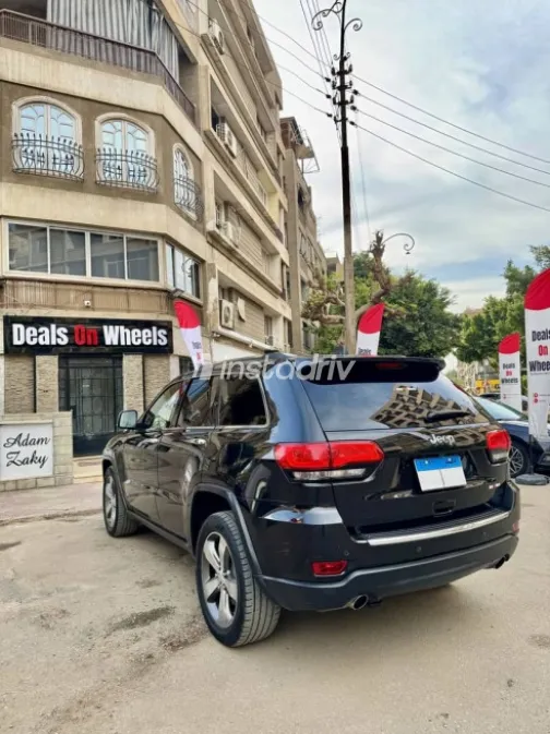 Jeep Grand Cherokee 2016 Black Used for Sale - 8