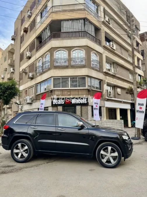 Jeep Grand Cherokee 2016 Black Used for Sale - 9
