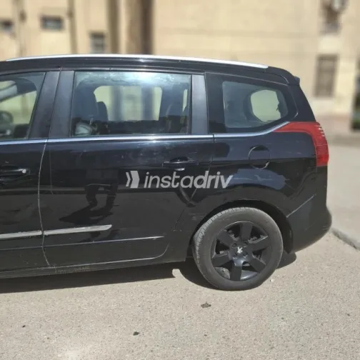 بيجو 5008 2017 أسود مستعملة للبيع - 5