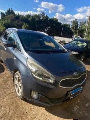 Kia Carens 2014 White Used for Sale