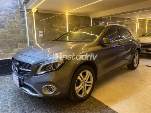 مرسيدس GLA 200 2019 رمادي مستعملة للبيع - 1