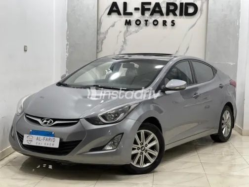 هيونداي إلنترا 2015 فضي مستعملة للبيع - 1