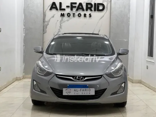 هيونداي إلنترا 2015 فضي مستعملة للبيع - 2