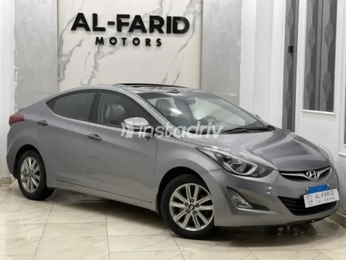 هيونداي إلنترا 2015 فضي مستعملة للبيع - 3