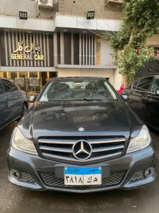 مرسيدس C 180 2012 رمادي غامق مستعملة للبيع
