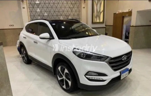 Hyundai Tucson 2018 White Used for Sale - 1