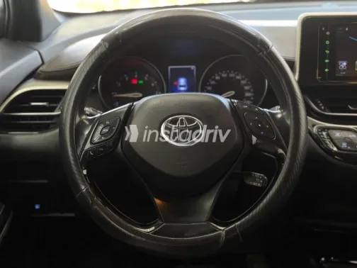 تويوتا C-HR 2017 أزرق غامق مستعملة للبيع - 6