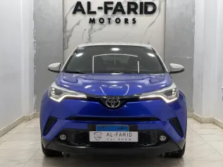 تويوتا C-HR 2017 أزرق غامق مستعملة للبيع