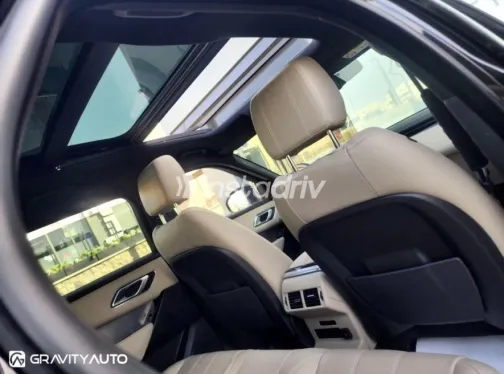 Land Rover Velar 2022 Black Used for Sale - 4