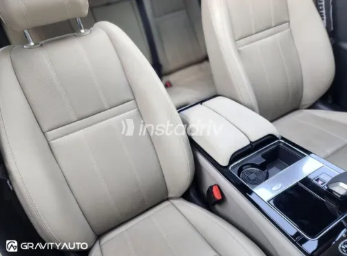 Land Rover Velar 2022 Black Used for Sale - 8
