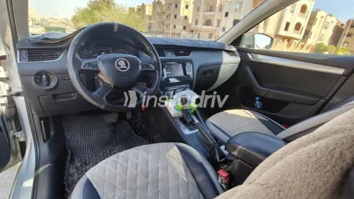 سكودا اوكتافيا 2014 فضي مستعملة للبيع - 5