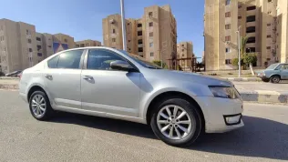 سكودا اوكتافيا 2014 فضي مستعملة للبيع