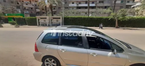 بيجو 207 SW 2008 أبيض مستعملة للبيع - 1