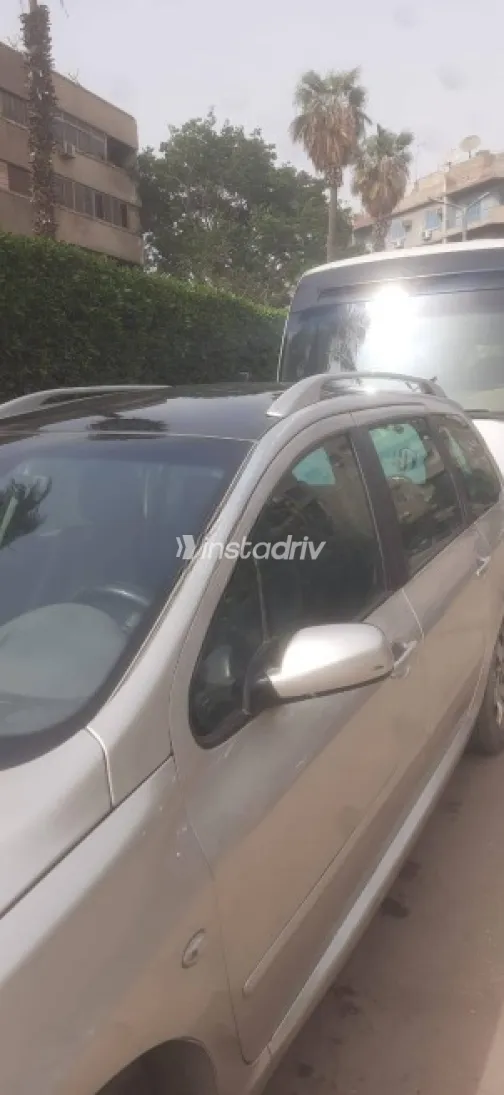 بيجو 207 SW 2008 أبيض مستعملة للبيع - 8