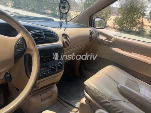 Chrysler Voyager 1999 White Used for Sale - 7