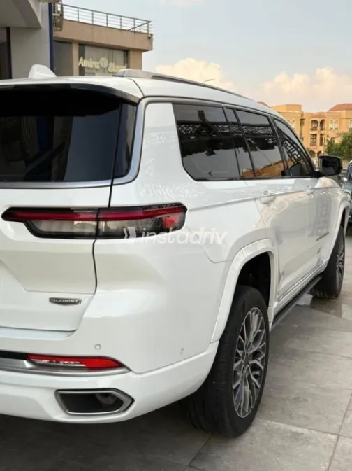 Jeep Grand Cherokee 2023 White Used for Sale - 4