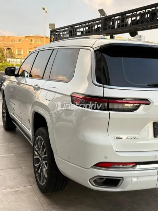 Jeep Grand Cherokee 2023 White Used for Sale - 5