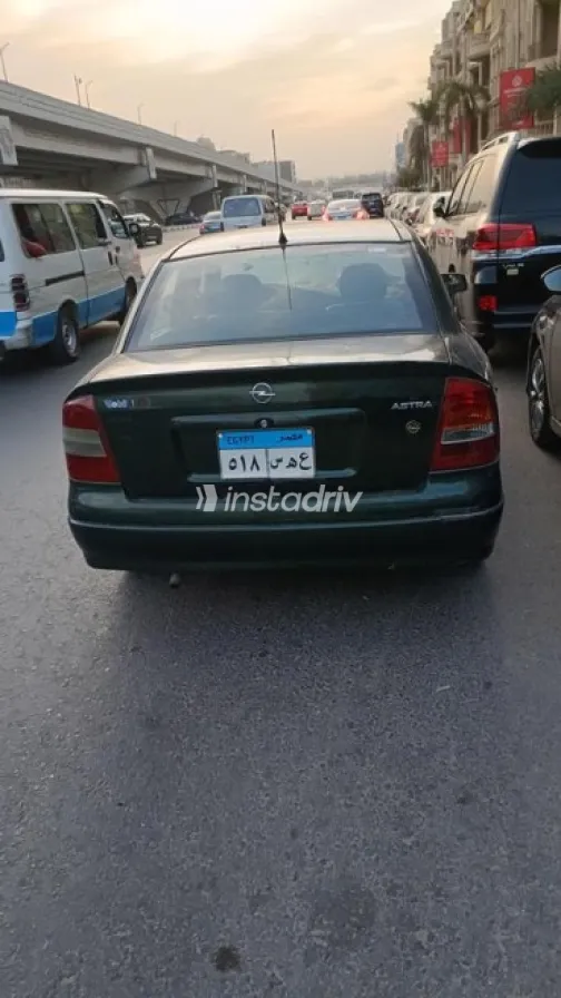 اوبل أسترا 2000 أخضر غامق مستعملة للبيع - 3