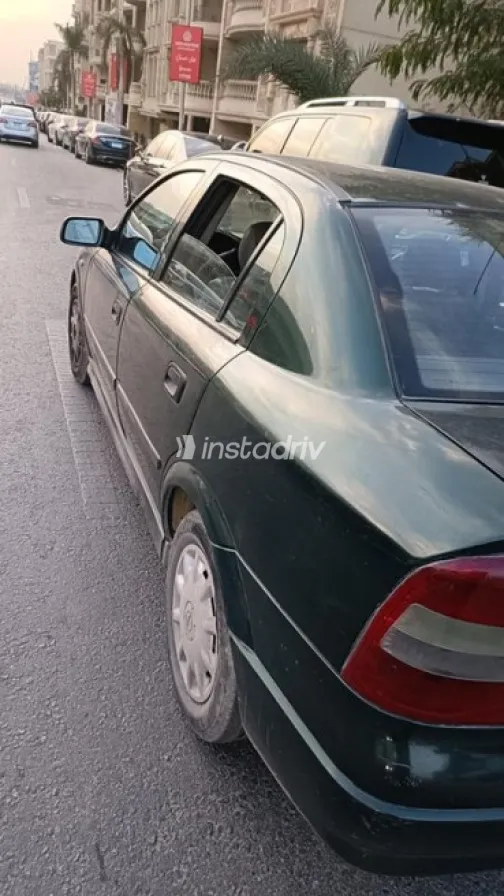 اوبل أسترا 2000 أخضر غامق مستعملة للبيع - 4
