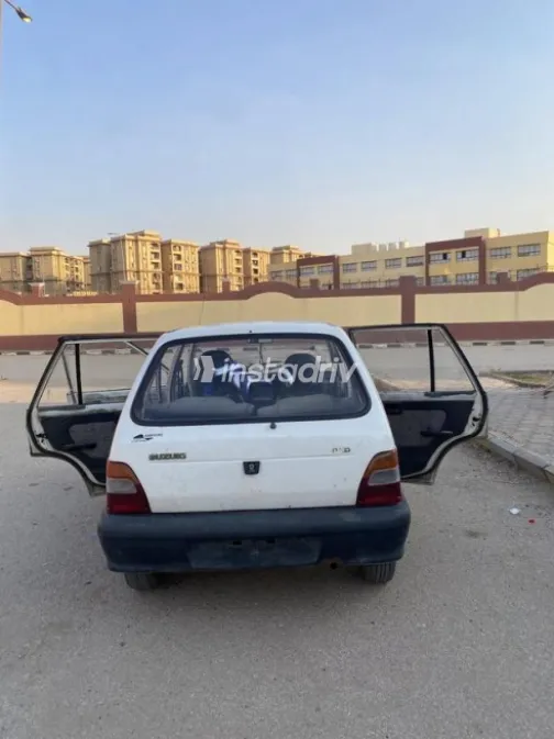 سوزوكى ماروتى 2002 أبيض مستعملة للبيع - 1