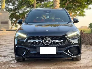مرسيدس GLA 200 2024 أسود مستعملة للبيع