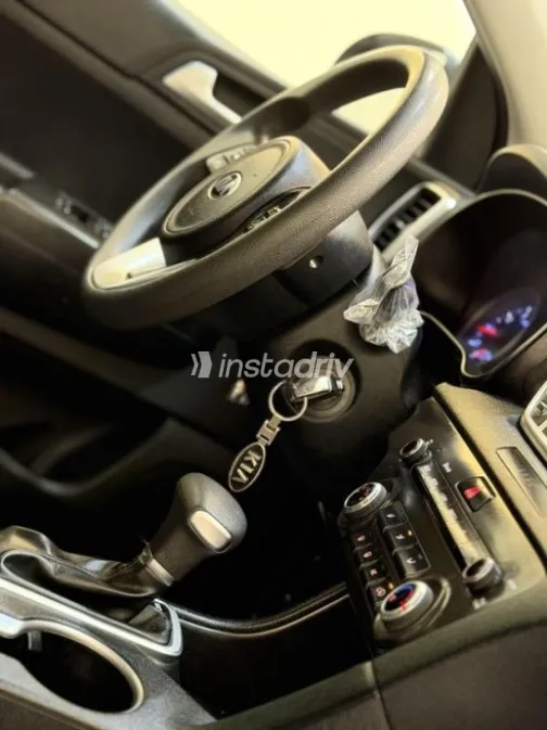 Kia Sportage 2022 Silver Used for Sale - 3