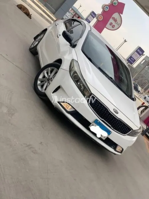 Kia K4 2018 White Used for Sale - 1