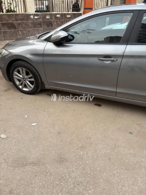 Hyundai Elantra AD 2018 Gray Used for Sale - 3