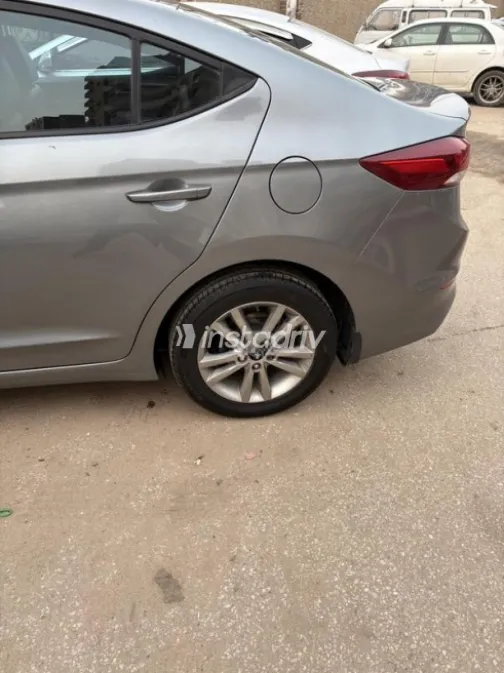 Hyundai Elantra AD 2018 Gray Used for Sale - 5