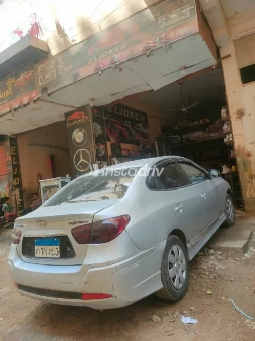 هيونداي إلنترا 2019 رمادي مستعملة للبيع - 1