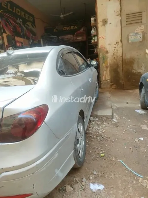 هيونداي إلنترا 2019 رمادي مستعملة للبيع - 2