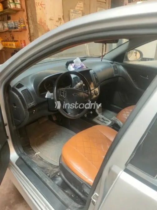 هيونداي إلنترا 2019 رمادي مستعملة للبيع - 3