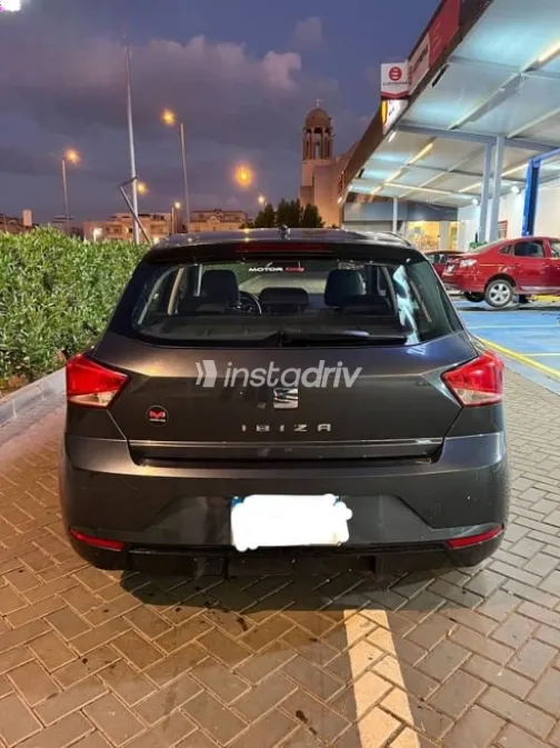 سيات ابيزا 2021 أبيض مستعملة للبيع - 1