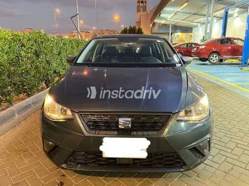 سيات ابيزا 2021 أبيض مستعملة للبيع - 2