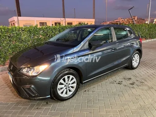 سيات ابيزا 2021 أبيض مستعملة للبيع - 4