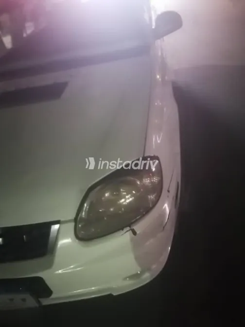 Hyundai Verna 2018 White Used for Sale - 3