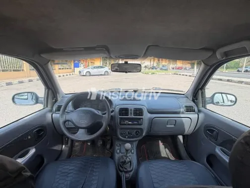 Renault Clio 2001 White Used for Sale - 7