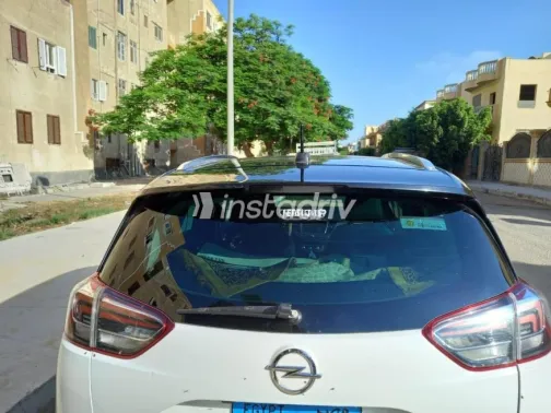 Opel Crossland 2018 White Used for Sale - 8
