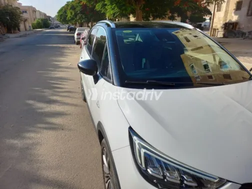 Opel Crossland 2018 White Used for Sale - 9