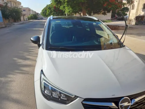 Opel Crossland 2018 White Used for Sale - 10
