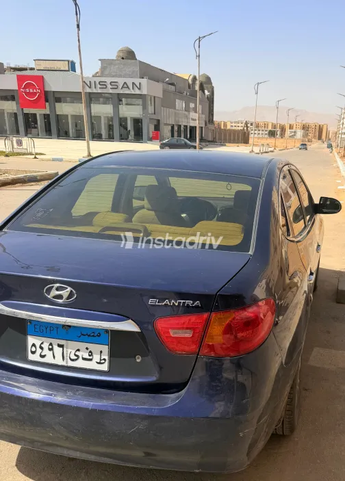 Hyundai Elantra 2010 White Used for Sale - 4