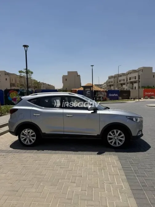 MG ZS 2023 Silver Used for Sale - 4