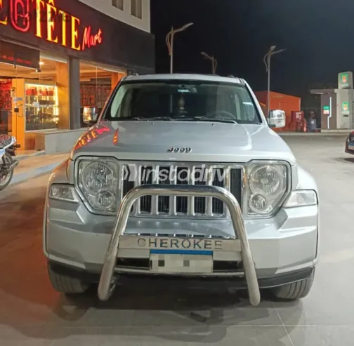 Jeep Cherokee 2009 Silver Used for Sale - 2