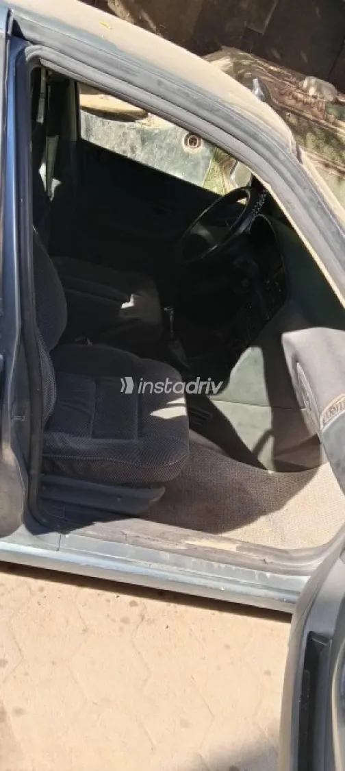 بيجو 405 2000 أبيض مستعملة للبيع - 4