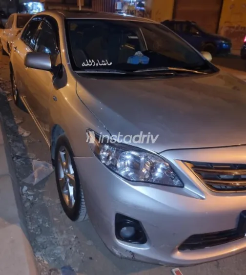 تويوتا كورولا 2012 فضي مستعملة للبيع - 8