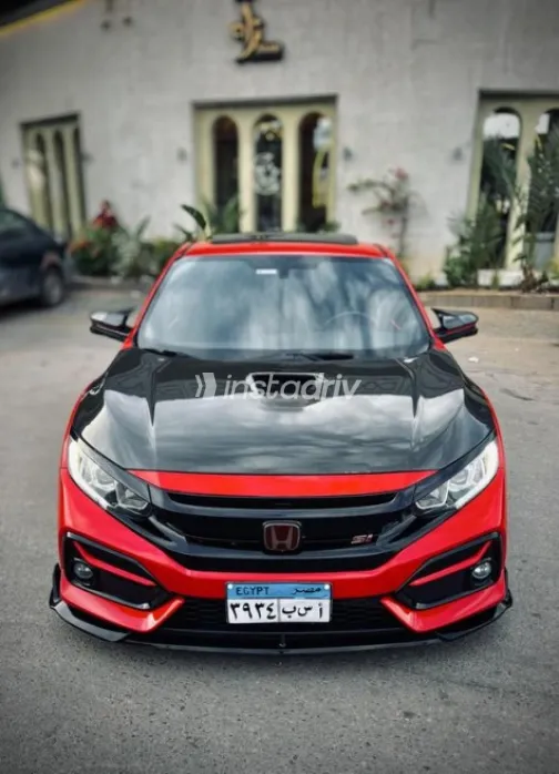 Honda Civic 2018 White Used for Sale - 1